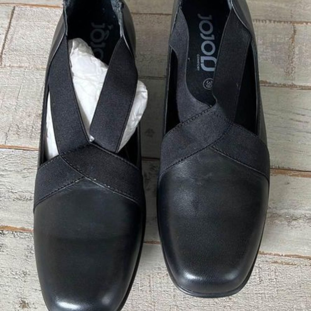 NWT Women's Jojo Black Leather Loafers